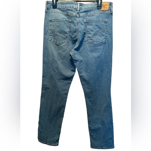 Levi Strauss and Co Signature Gold WaterLess Jeans - Picture 2 of 11